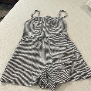 Cute grey striped old navy medium romper